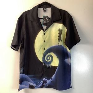 NWT HOT TOPIC NIGHTMARE BEFORE CHRISTMAS Size S Short-Sleeve Button Down Shirt